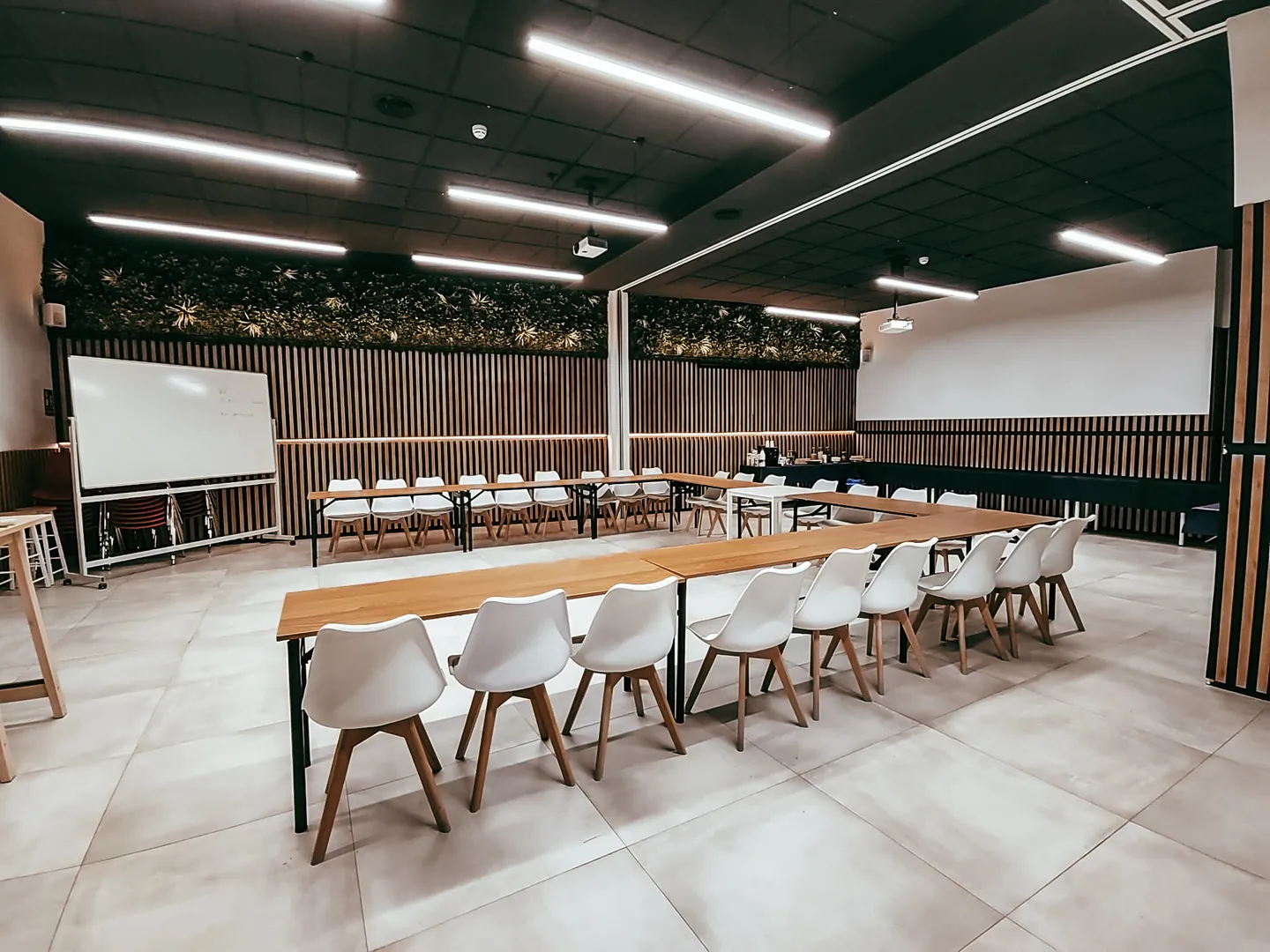 Advanced workspace for team planning seminars