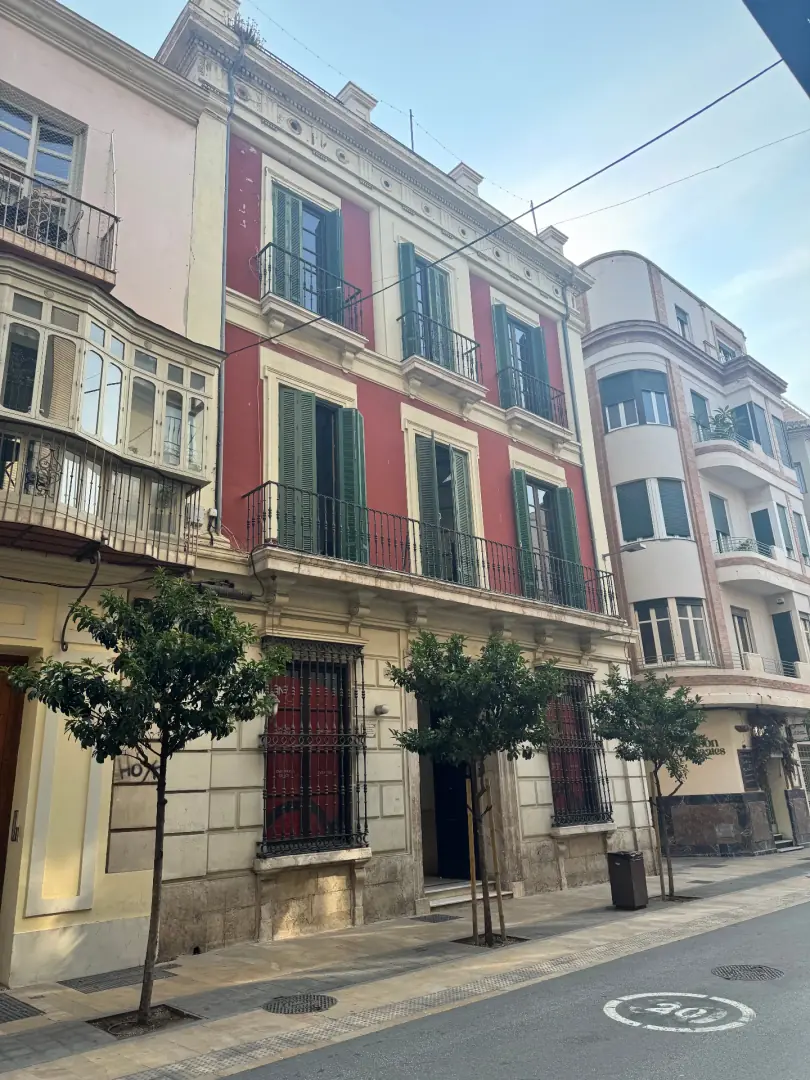 Málaga Palace courtyard and exterior